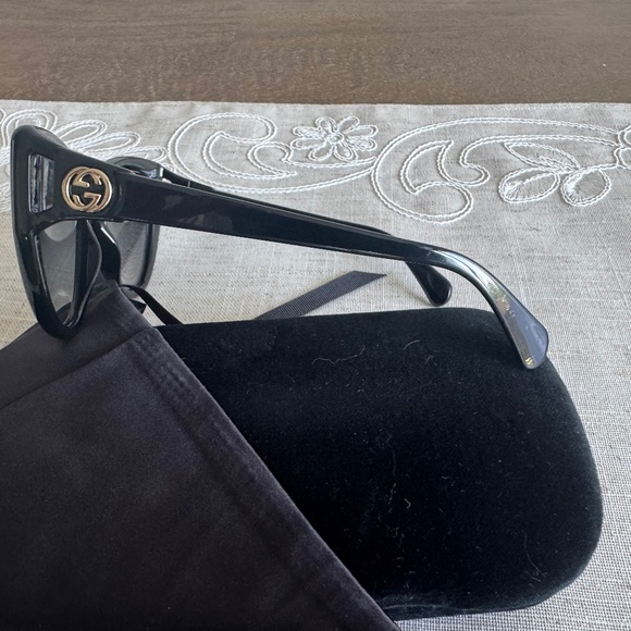Gucci Black Cateye GG0877S 001 Sunglasses - Picture 4 of 16